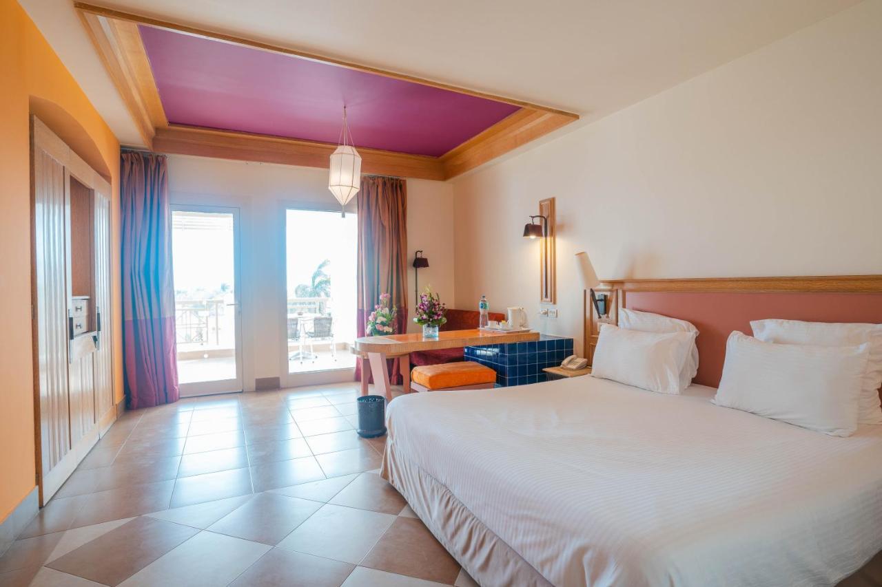 Hotel Novotel Sharm el Sheikh Esterno foto A room at the hotel