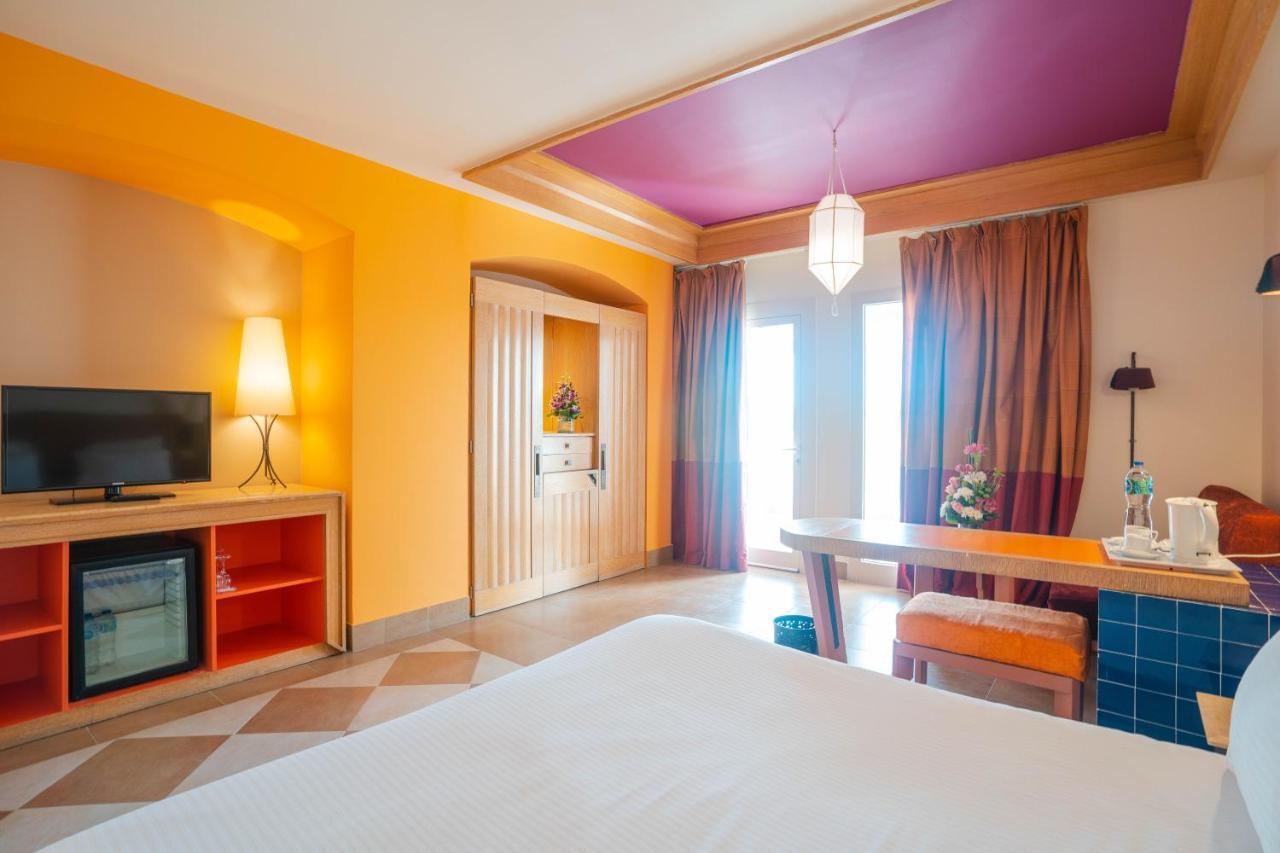 Hotel Novotel Sharm el Sheikh Esterno foto A room at the hotel