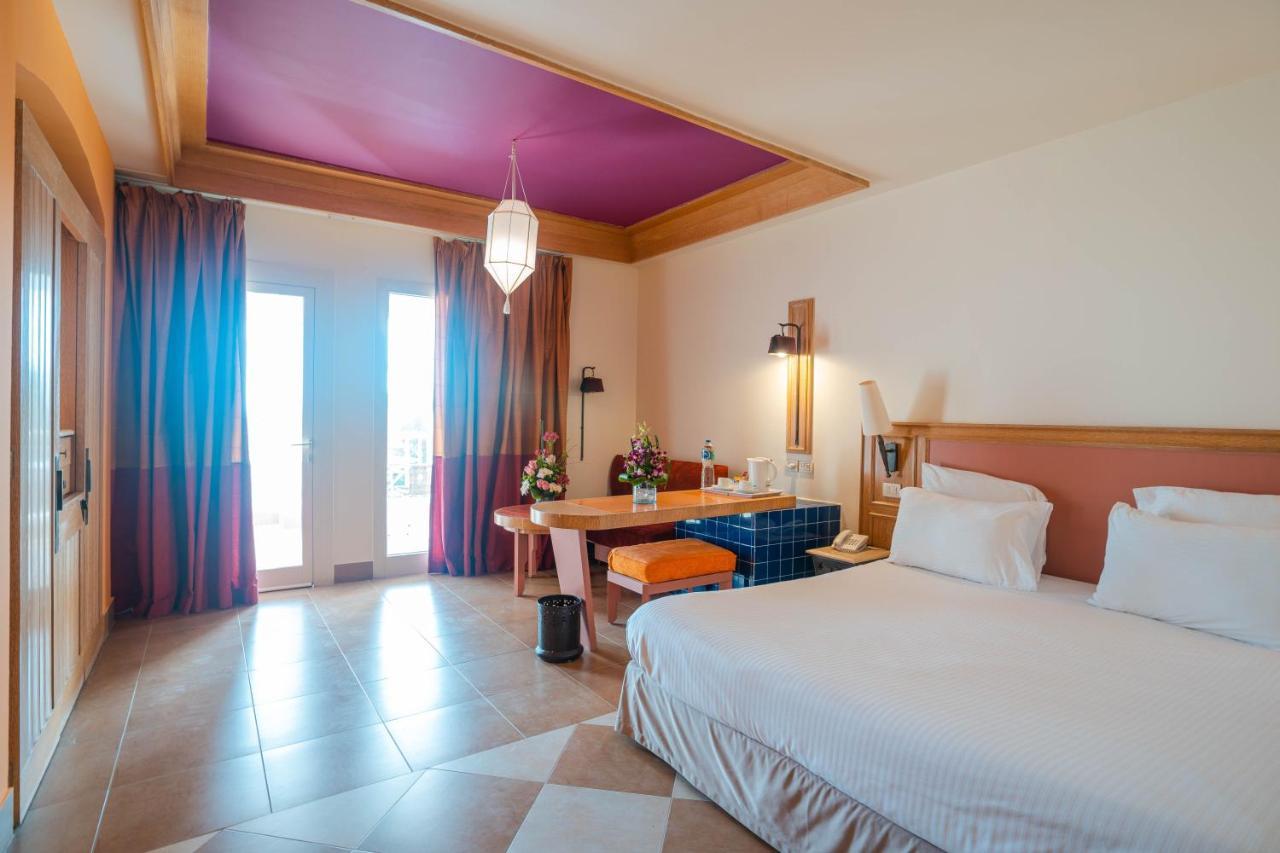 Hotel Novotel Sharm el Sheikh Esterno foto A room at the hotel